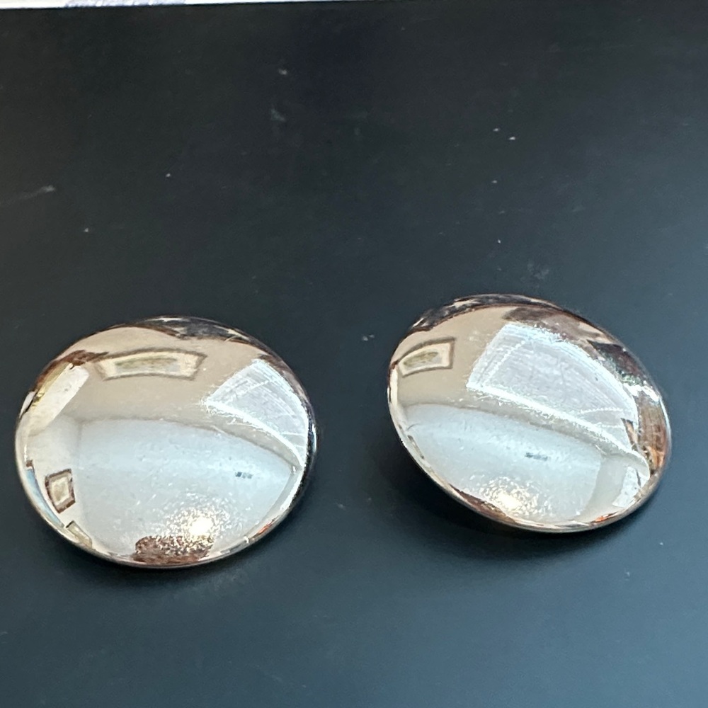 Corro Silver Oval Clip-On Earrings